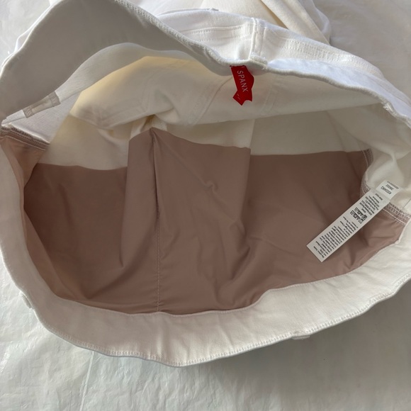 NWT SPANX Jeans Everywhere Kick Flare High Rise Pull on White SZ 1X P - Picture 9 of 12